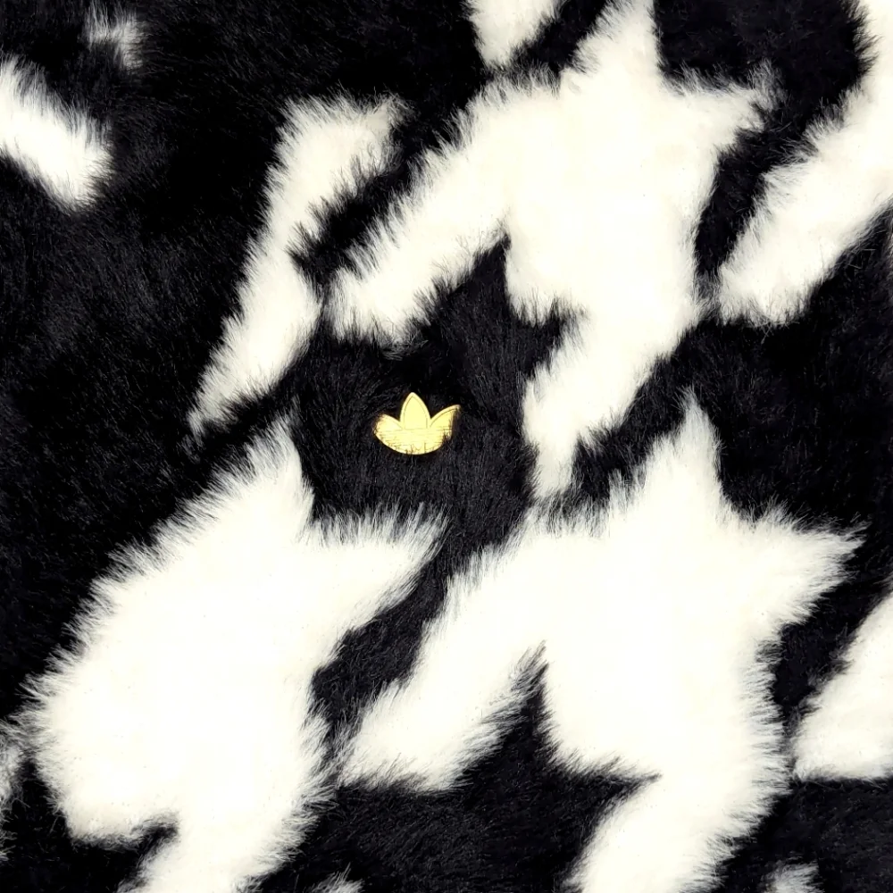 Adidas | Houndstooth Vest | Extra Fuzzy Material | Street Wear | Retro | V Neck - Picture 3 of 9